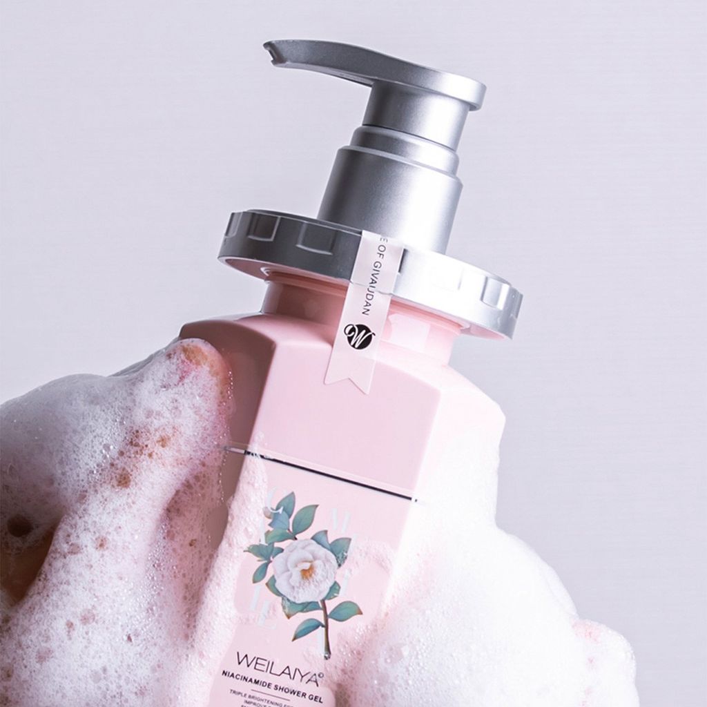 Sữa tắm chiết xuất hoa trà và Niacinamide