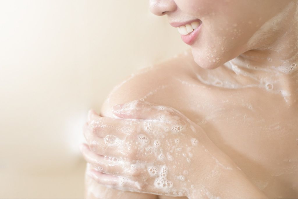 Cách tắm đúng cách giúp da khoẻ mạnh