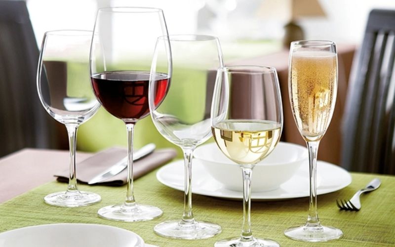 5 Điều cần chú ý khi mua ly rượu vang