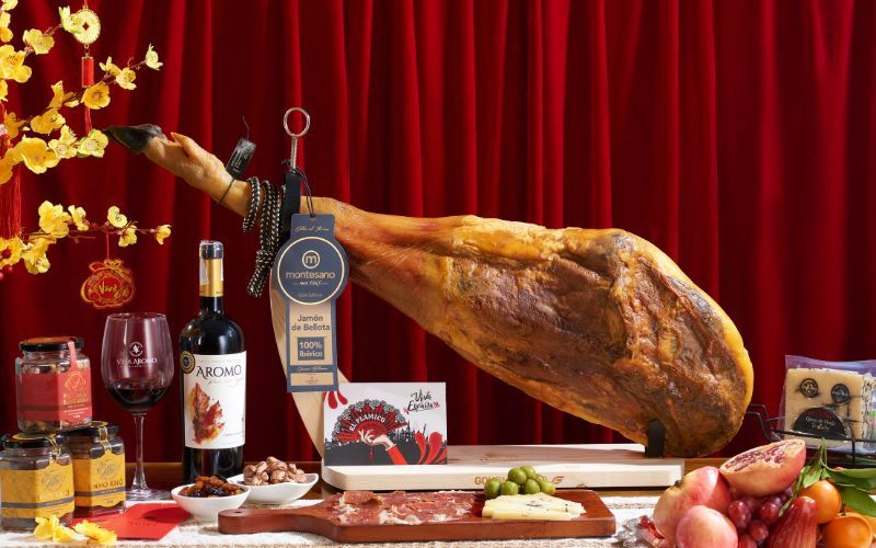 Nhất Sài Gòn: Top 10 hộp quà tết đùi heo muối Iberico cao cấp tặng đối tác 2024