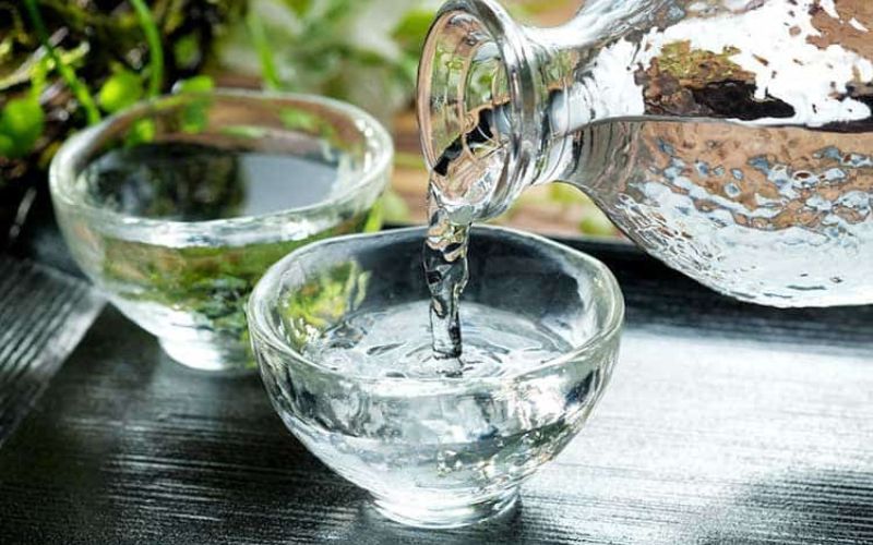 Gợi ý 5 cách uống rượu Sake đúng chuẩn người Nhật