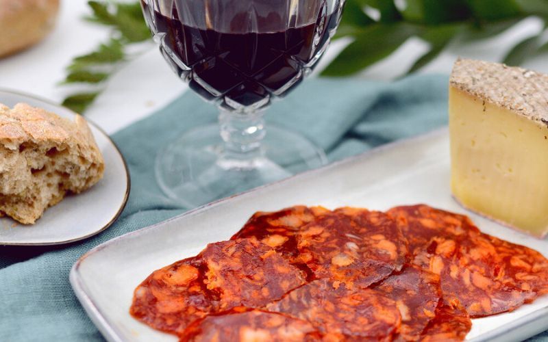 Chorizo Iberico de Bellota một phần ẩm thực quan trọng của Tây Ban Nha