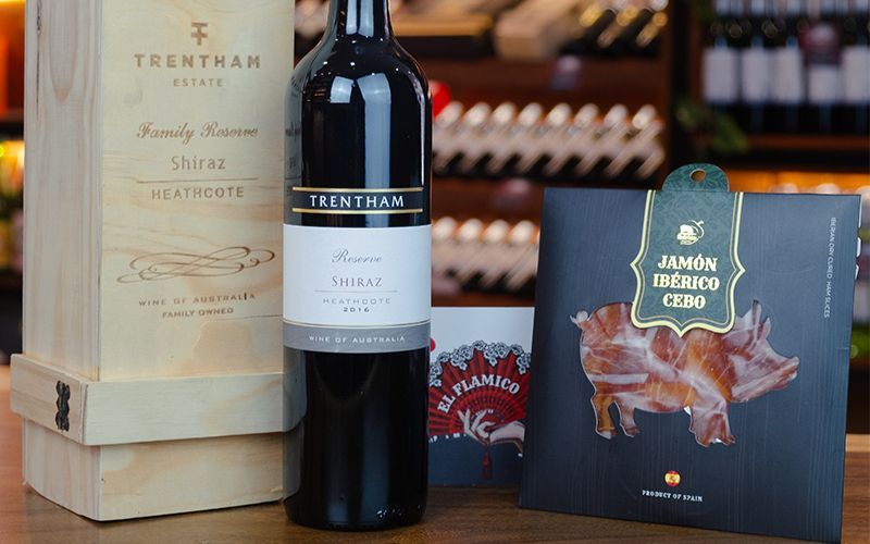 Ưu đãi đặc biệt: Mua rượu vang Úc tặng đùi heo muối Iberico