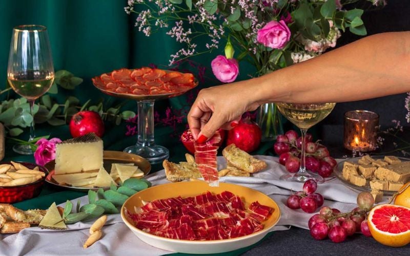 Đón giáng sinh cùng đùi heo muối độc lạ, cực chất cho dịp cuối năm