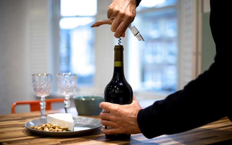 Phục vụ rượu vang như thế nào cho đúng cách?