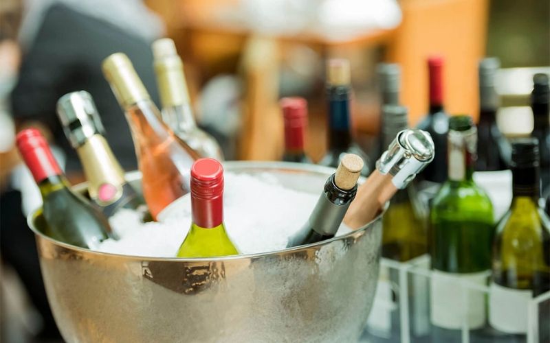 Nhiệt độ lý tưởng để thưởng thức rượu vang đỏ là bao nhiêu?