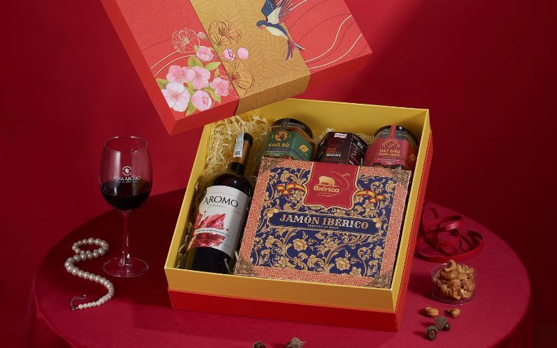 Gợi ý xu hướng hamper quà tết dành tặng khách hàng năm 2024