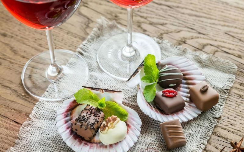Nguyên tắc kết hợp rượu vang với chocolate