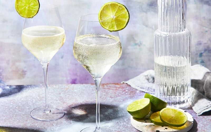 Top 5 loại rượu vang trắng nhập khẩu tốt cho phụ nữ