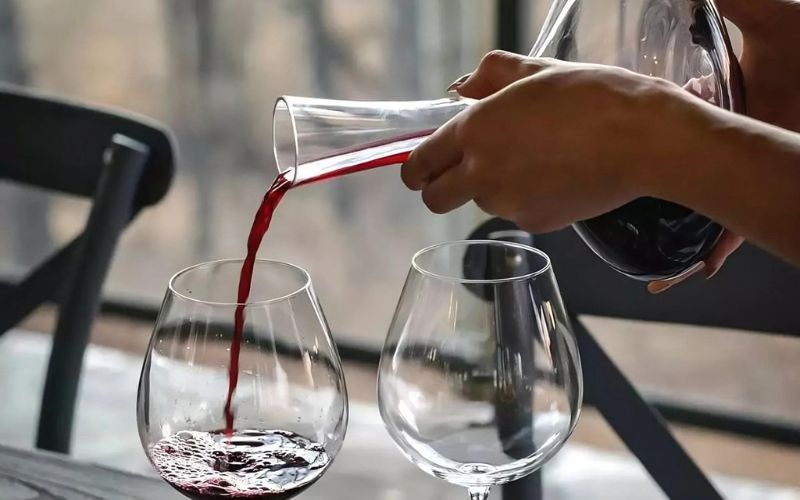 Những lợi ích không ngờ tới của bình Decanter