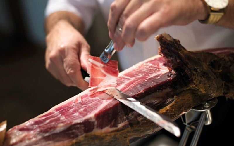 5 lí do đùi heo muối Iberico đắt đỏ