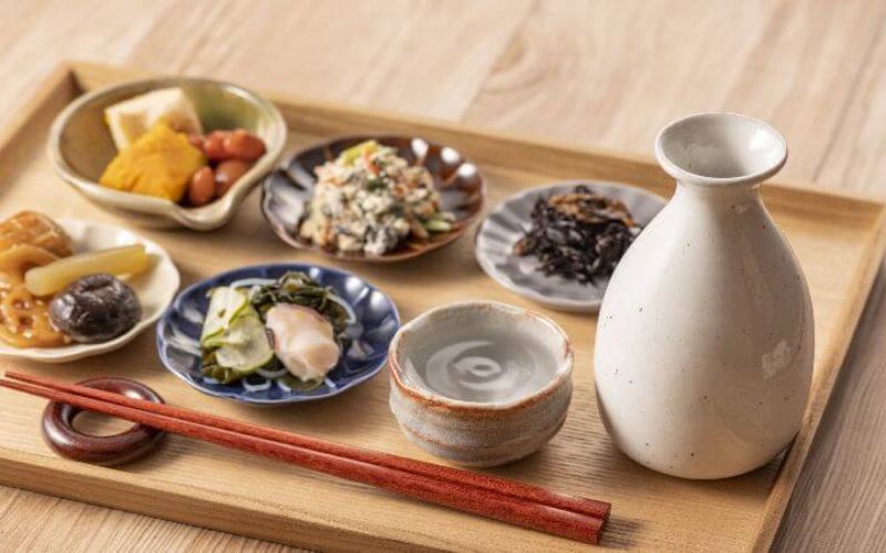 Mẹo kết hợp rượu sake Nhật với món ngon cho mùa se lạnh