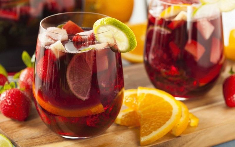 Hướng dẫn làm rượu vang trái cây trị mất ngủ tại nhà