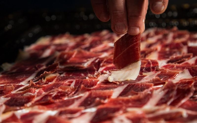 Bữa tiệc sang trọng vào mùa hè cùng đùi heo muối Iberico