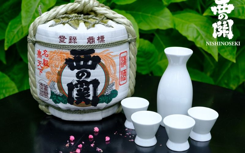 Các quy tắc khi uống rượu Sake qua từng mùa