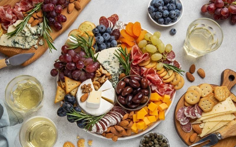 Charcuterie Và Cold Cuts: Tìm Hiểu Sự Khác Nhau