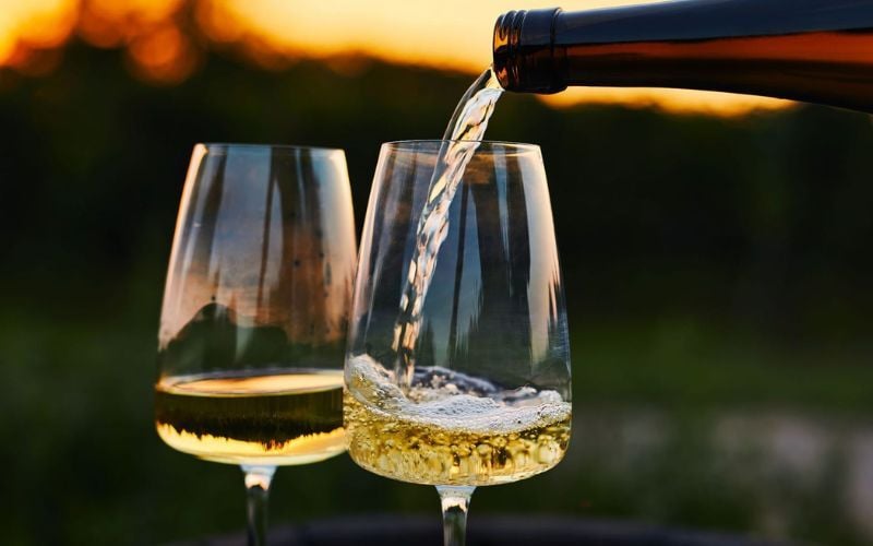 Những chai rượu vang phù hợp để khai tiệc