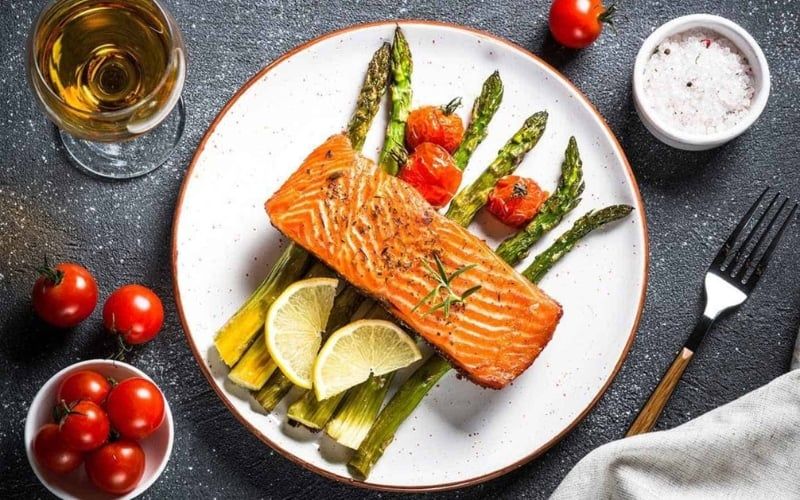 Top 5 cách chọn rượu vang kết hợp với cá hồi ngon nhất