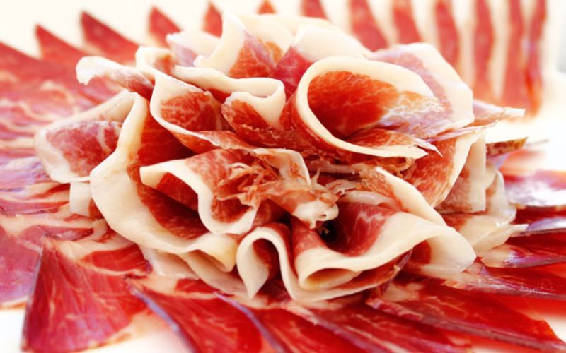 Khám phá văn hóa ẩm thực Tây Ban Nha qua thịt heo muối iberico