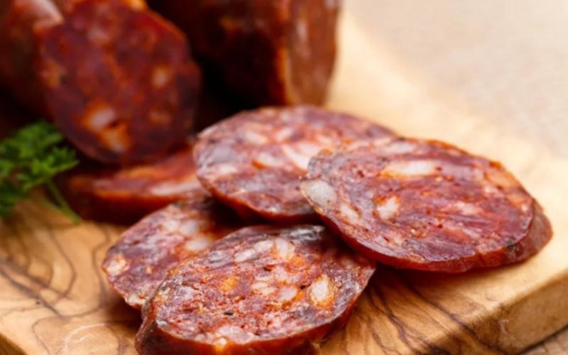 Lịch sử truyền thống và cách làm xúc xích Iberico Chorizo tại nhà