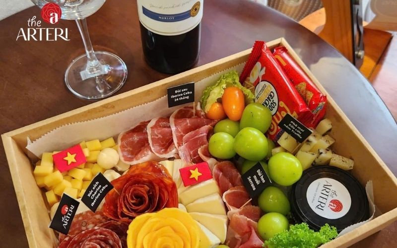 Rượu vang nào đi với Charcuterie? Bí quyết chọn đúng loại