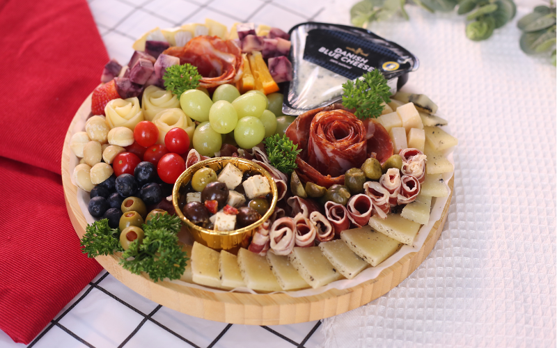 Charcuterie lấy cảm hứng từ ẩm thực Ý, Pháp, Tây Ban Nha
