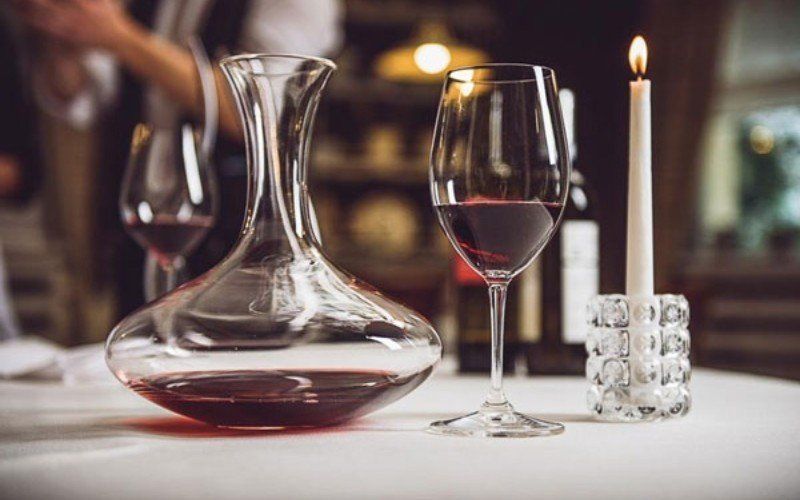 Lý do nên để rượu vang thở trước khi thưởng thức