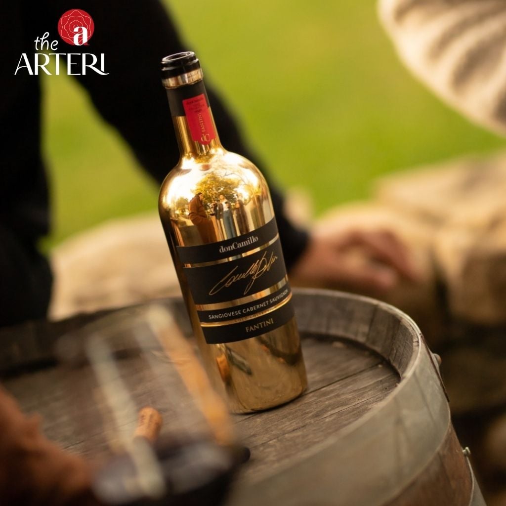 Chất vang &Yacute; đậm đ&agrave; trong lớp &aacute;o &aacute;nh v&agrave;ng sang trọng &ndash; Don Camillo l&agrave; điểm nhấn của mọi buổi tiệc.