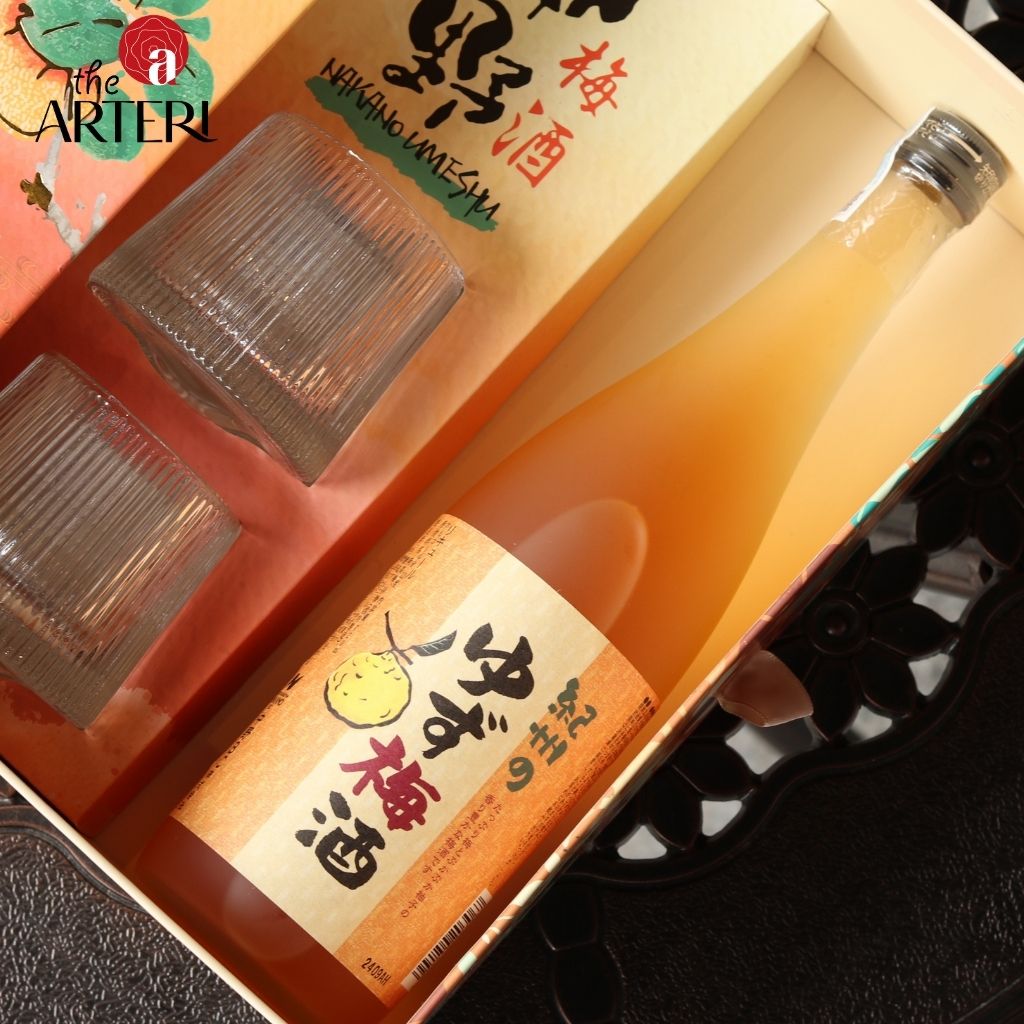 Rượu Yuzu sóng sánh hương chanh Nhật tươi mát, nổi bật với chất vị thanh nhẹ và hậu ngọt dịu đầy cuốn hút.