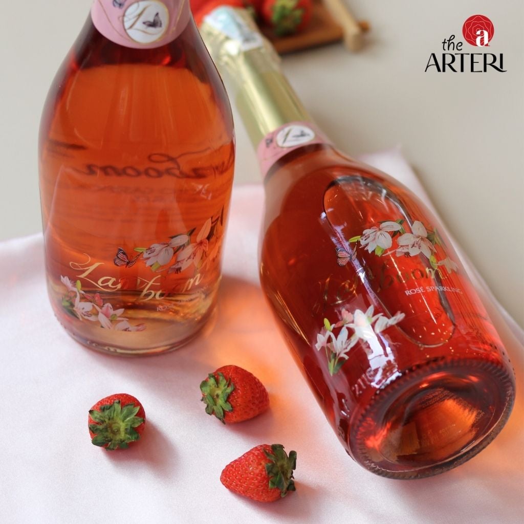 Lamboom Ros&eacute; &ndash; ngọt ng&agrave;o như quả d&acirc;u căng mọng, đầy sức sống v&agrave; quyến rũ ngay từ &aacute;nh nh&igrave;n đầu ti&ecirc;n.