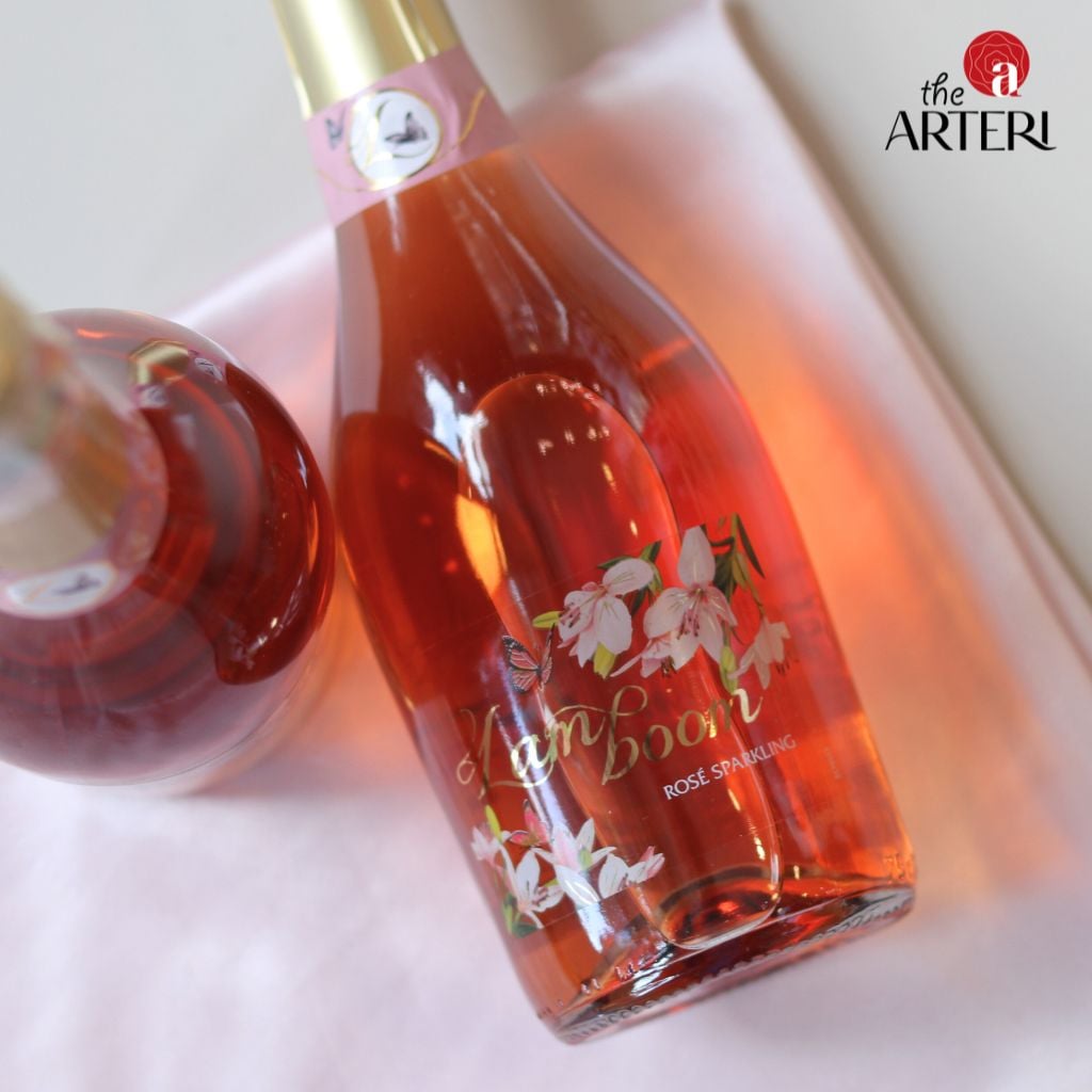 Kh&ocirc;ng chỉ l&agrave; vang sủi, Lamboom Ros&eacute; l&agrave; m&oacute;n điểm xuyết lấp l&aacute;nh cho mọi b&agrave;n tiệc th&ecirc;m phần rạng rỡ v&agrave; tinh tế.