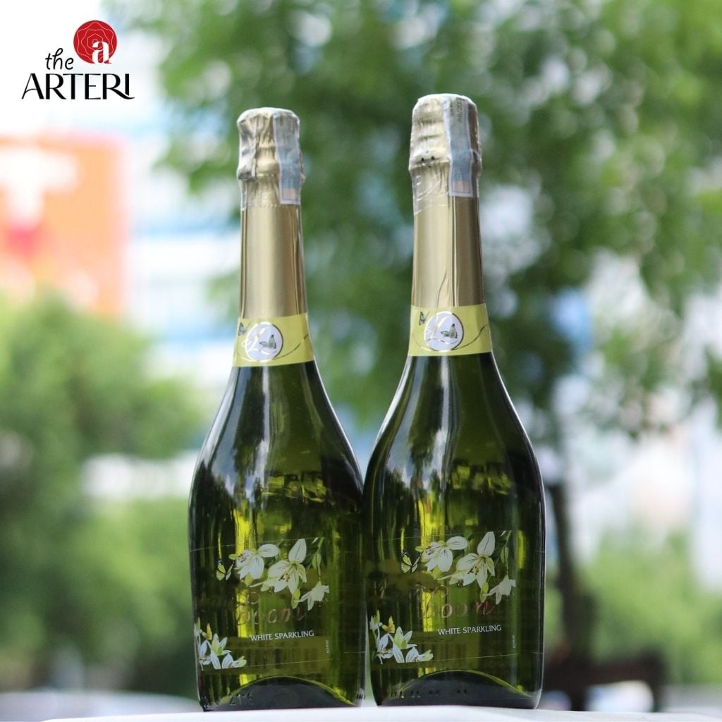 Lamboom White &ndash; thanh tho&aacute;t, m&aacute;t lạnh, như một c&aacute;i &ocirc;m nhẹ giữa ng&agrave;y h&egrave; đầy nắng.