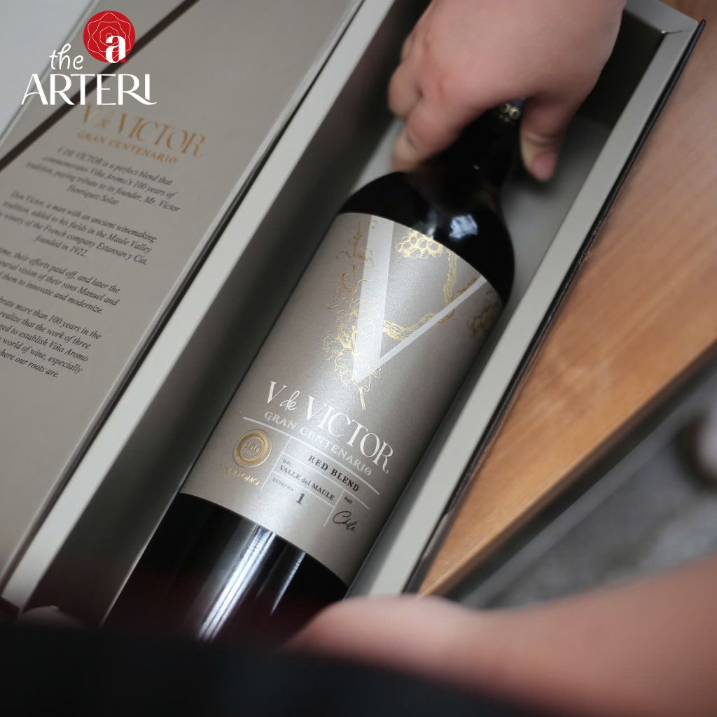 V de Víctor – món quà mang theo câu chuyện 100 năm, đủ tinh tế để thay lời tri ân sâu sắc.