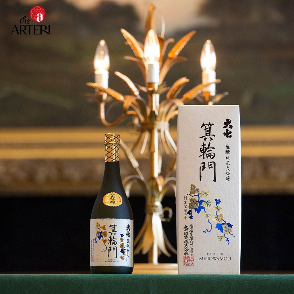 Daishichi Minowamon &ndash; tuyệt phẩm sake kho&aacute;c l&ecirc;n m&igrave;nh vẻ đẹp cổ điển v&agrave; sang trọng.