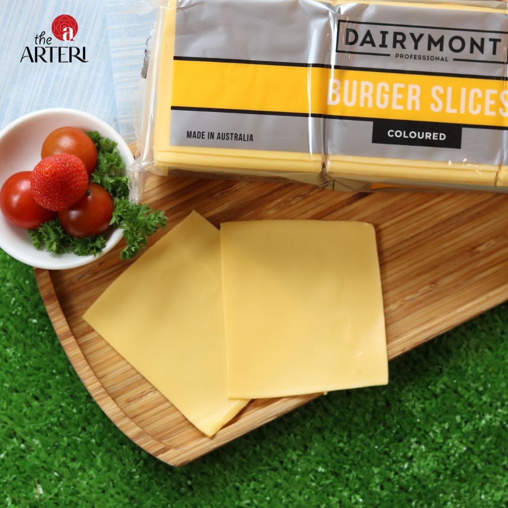 Ph&ocirc; mai l&aacute;t m&agrave;u Dairymont &ndash; dễ kết hợp c&ugrave;ng tr&aacute;i c&acirc;y tươi v&agrave; b&aacute;nh cracker cho khay charcuterie đậm đ&agrave; sắc m&agrave;u.