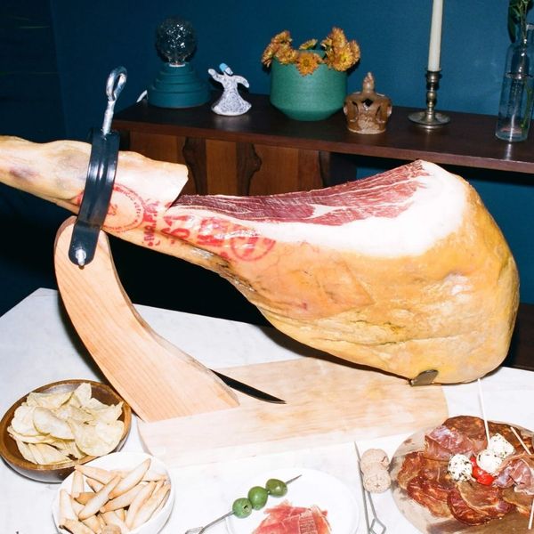 bao-quan-dui-heo-muoi-iberico