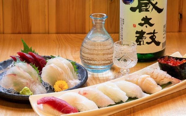 ruou-sake-cung-sashimi