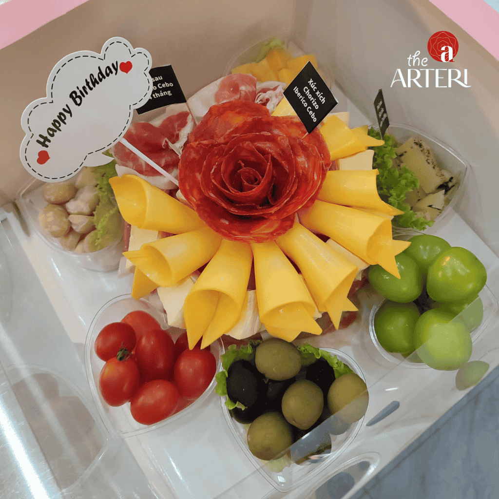 banh-sinh-nhat-charcuterie