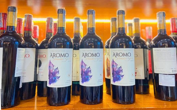 ruou-vang-do-aromo- winemaker's-selection-marselan-carmenere