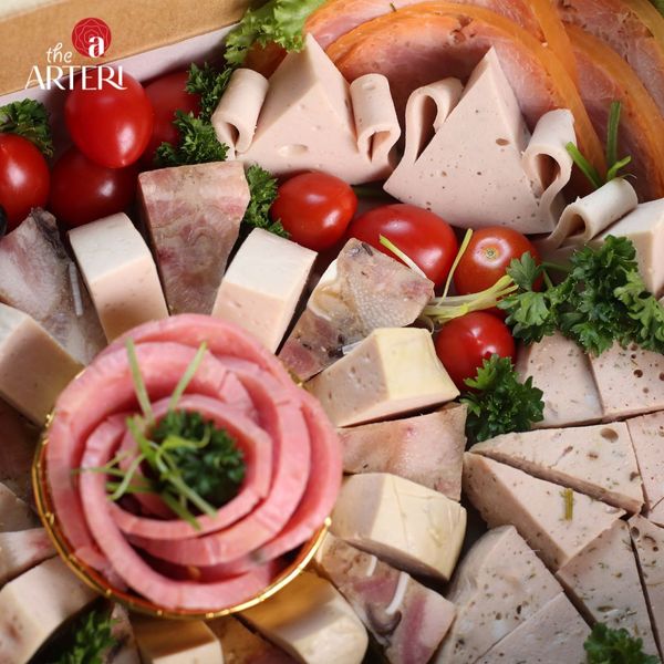 Một chút hiện đại, một chút truyền thống – set charcuterie hợp khẩu vị người Việt.