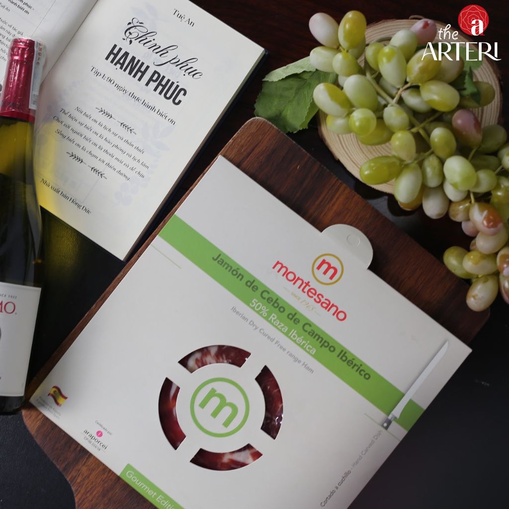 Jamon Cebo de Campo sánh đôi với vang trắng Chardonay - cặp đôi ăn ý không thể bỏ lỡ.