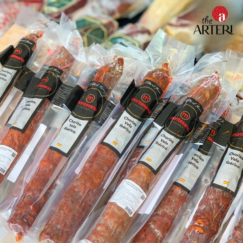 TheARTERI &ndash; đơn vị ph&acirc;n phối uy t&iacute;n c&aacute;c d&ograve;ng x&uacute;c x&iacute;ch muối Iberico nguy&ecirc;n c&acirc;y, chuẩn vị T&acirc;y Ban Nha cho thực kh&aacute;ch s&agrave;nh ăn.
