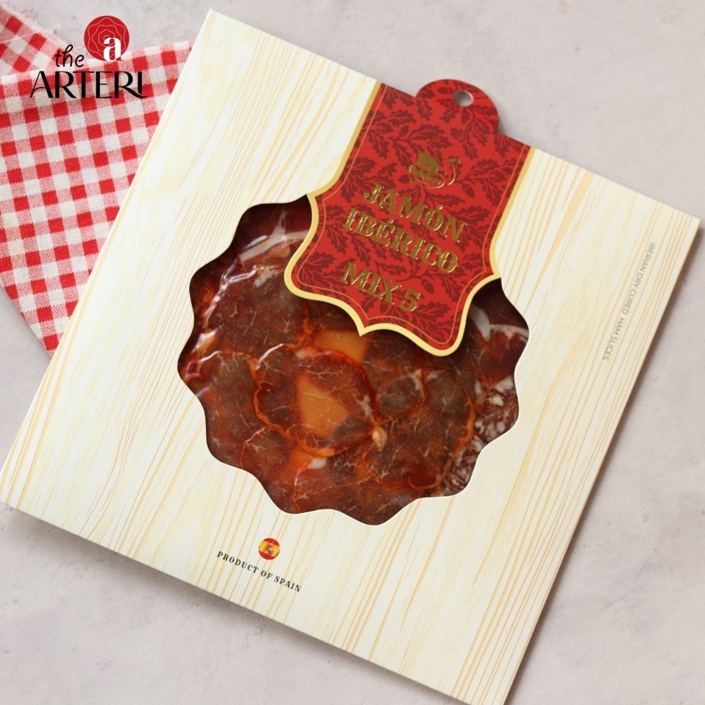 Set Tapas Mix 5 – trọn vẹn 5 loại thịt muối đặc sắc từ Tây Ban Nha, hội tụ trong một túi sang trọng.