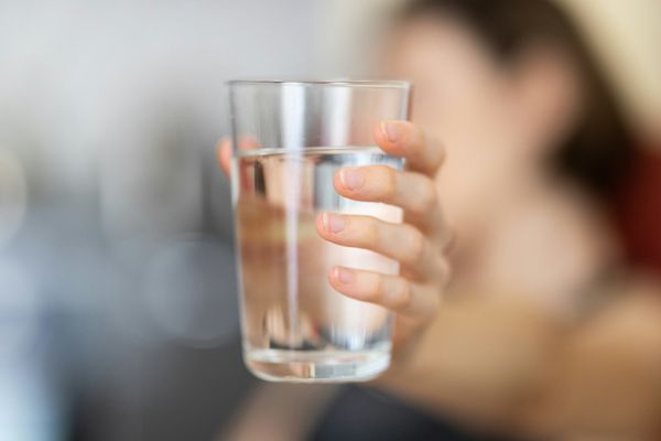 Cách uống nước để giảm cân