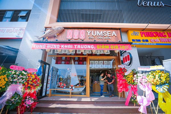 Mặt tiền cửa hàng Yumsea - Đặc Sản Biển