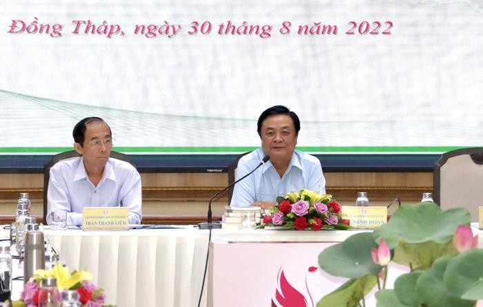 Bộ trưởng Lê Minh Hoan: 'Phải bán cả câu chuyện về sen cho khách hàng'