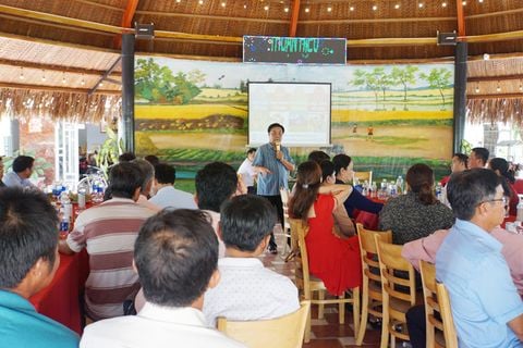 Bộ trưởng Lê Minh Hoan chia sẻ về hệ sinh thái sen