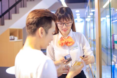 Top 4 kem trị sẹo hiệu quả bác sĩ da liễu khuyên dùng