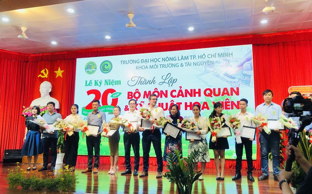ĐH Nông Lâm kỷ niệm 20 năm thành lập bộ môn Cảnh quan & Kỹ thuật hoa viên