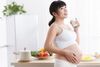 Có nên uống sữa bầu trong 3 tháng đầu thai kỳ?